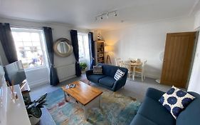 Central Falmouth With Parking & Courtyard